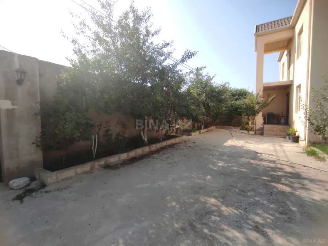 Satılır 6 otaqlı həyət evi 220 m²