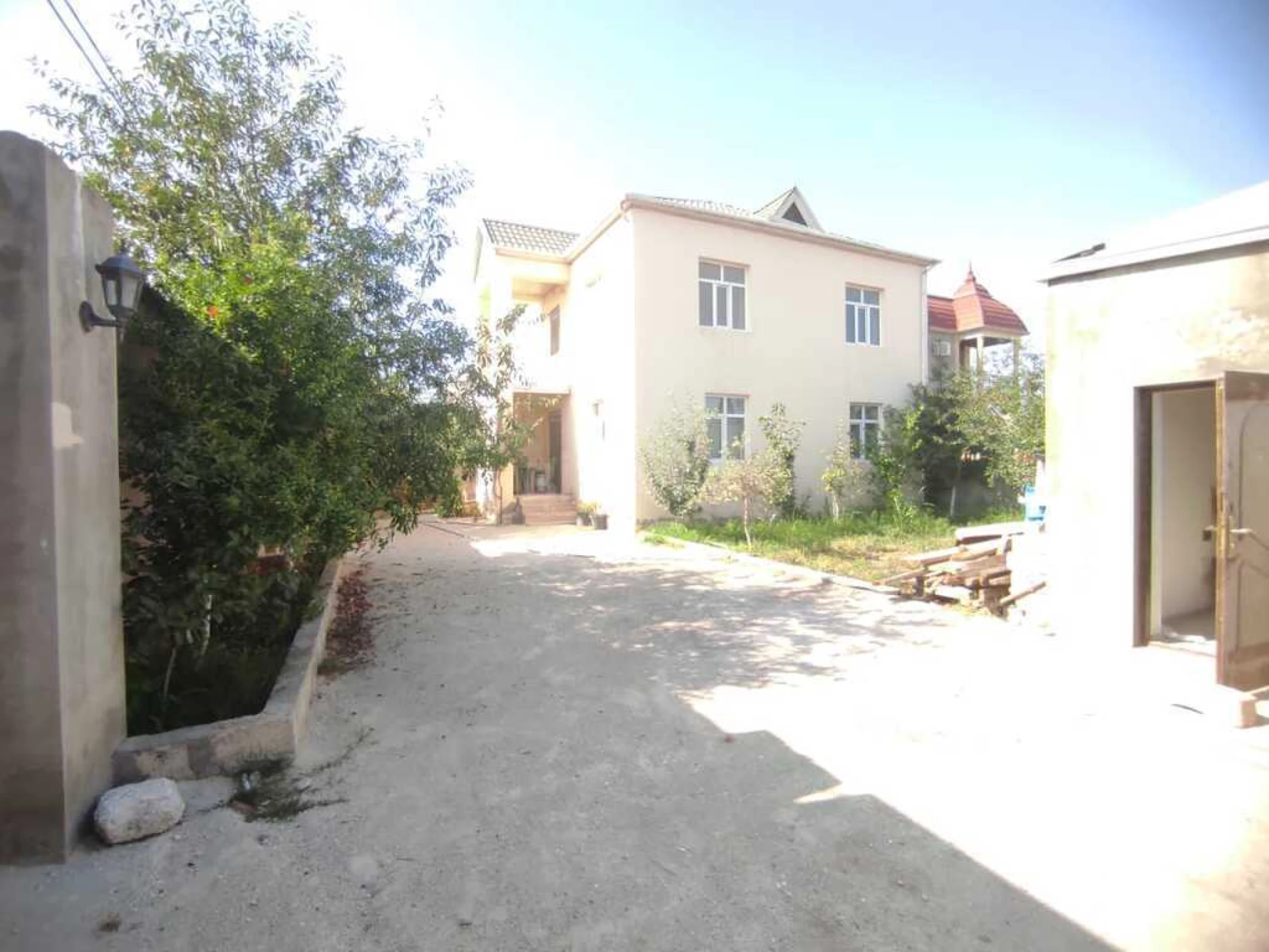 Satılır 6 otaqlı həyət evi 220 m²
