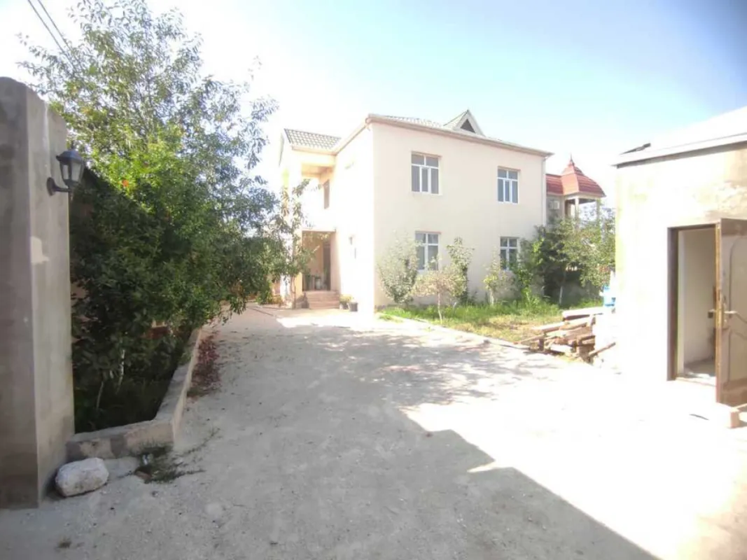 Satılır 6 otaqlı həyət evi 220 m²