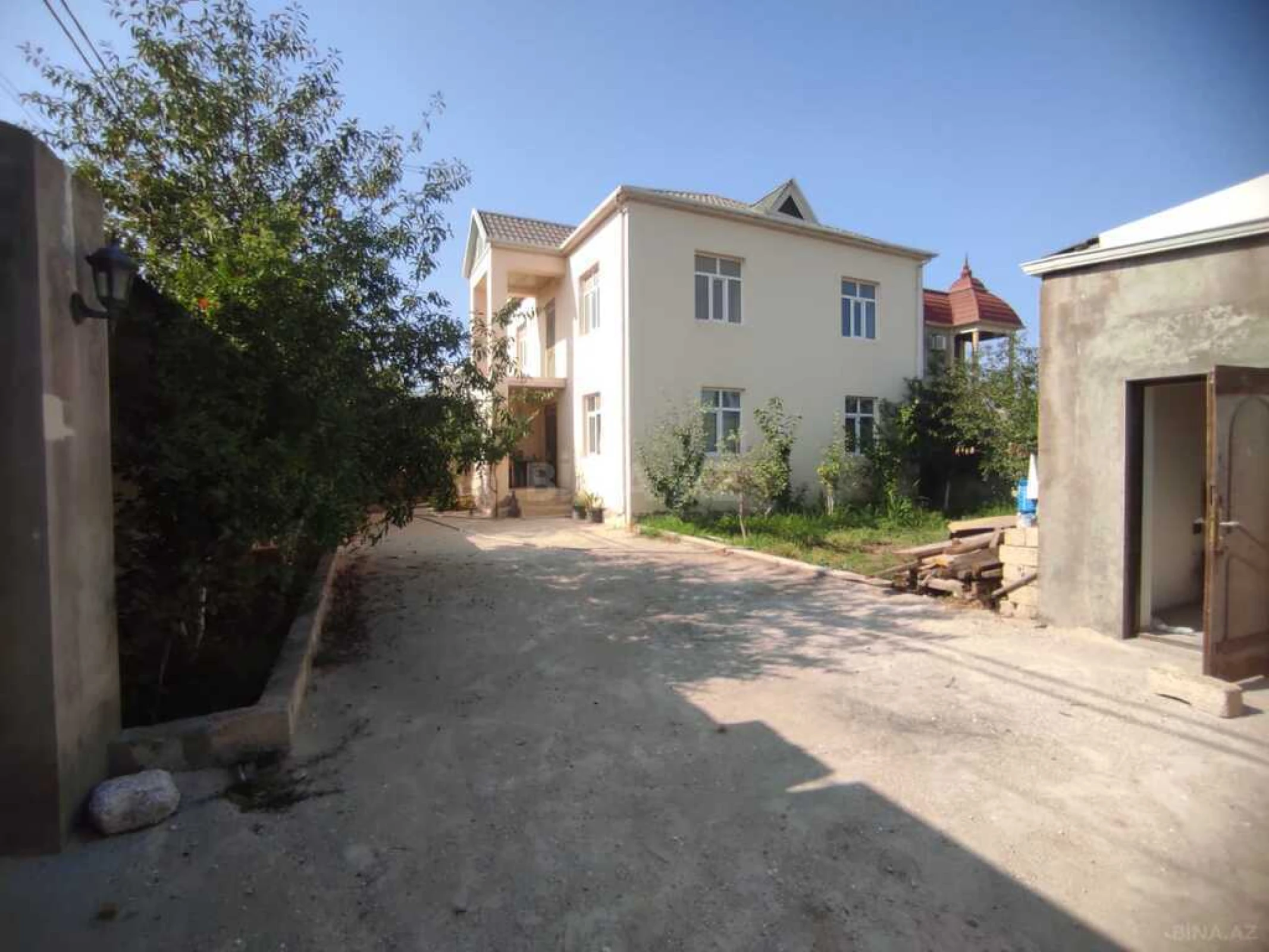 Satılır 6 otaqlı həyət evi 220 m²