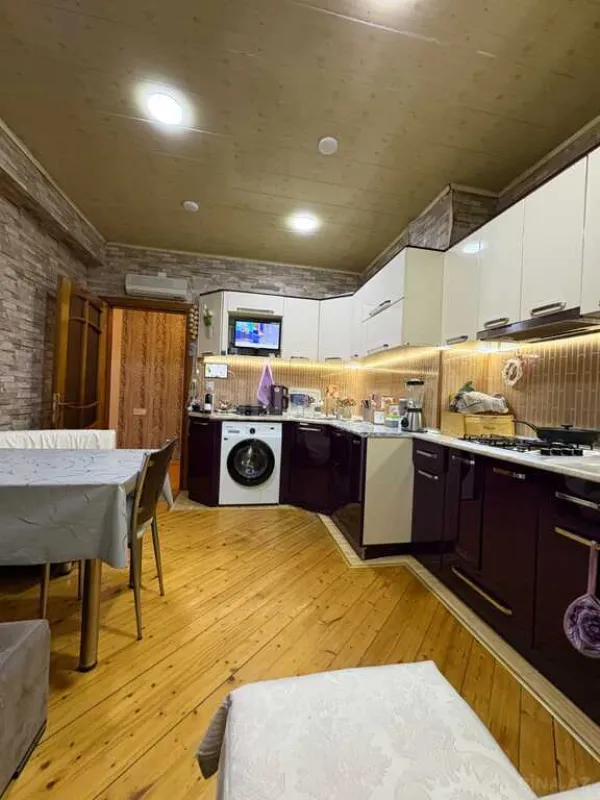 Satılır 3 otaqlı mənzil 110 m²