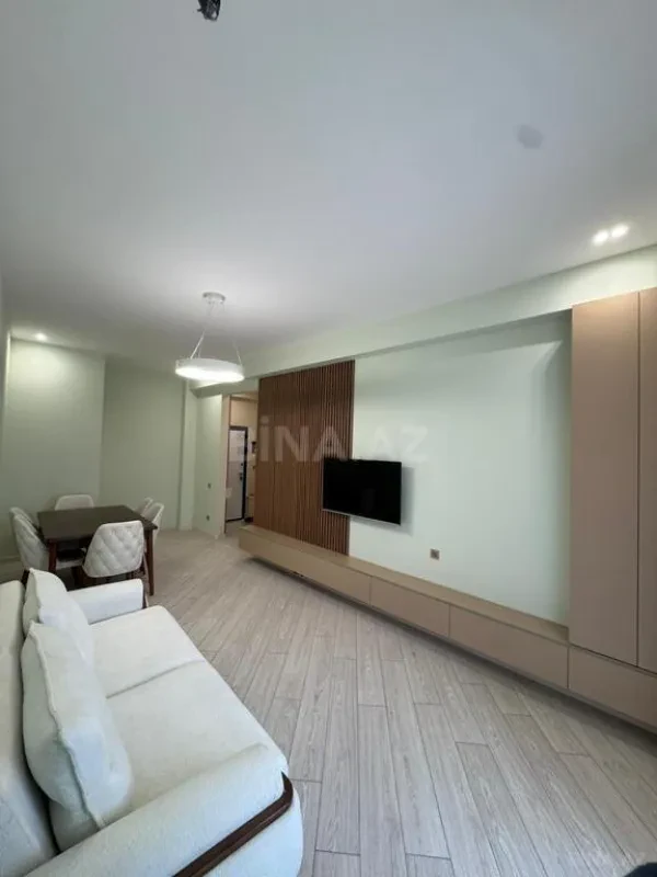 Kirayə verilir 2 otaqlı mənzil 70 m²