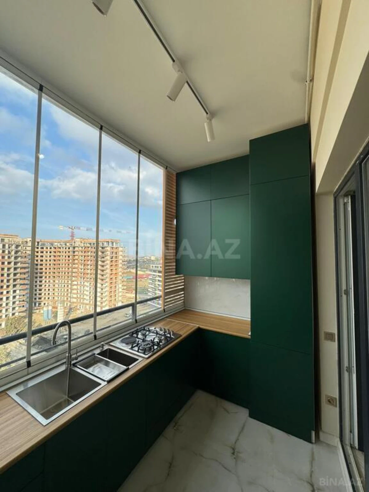 Kirayə verilir 2 otaqlı mənzil 70 m²