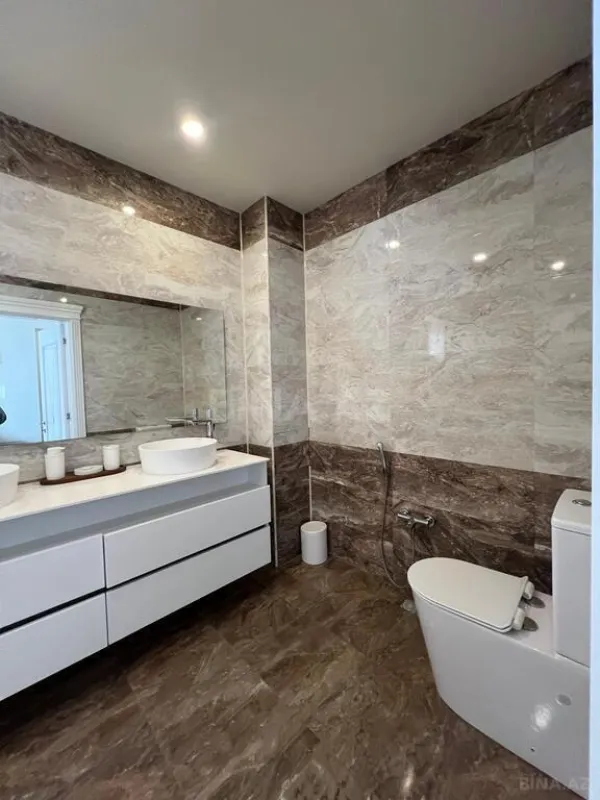 Satılır 6 otaqlı həyət evi 450 m²