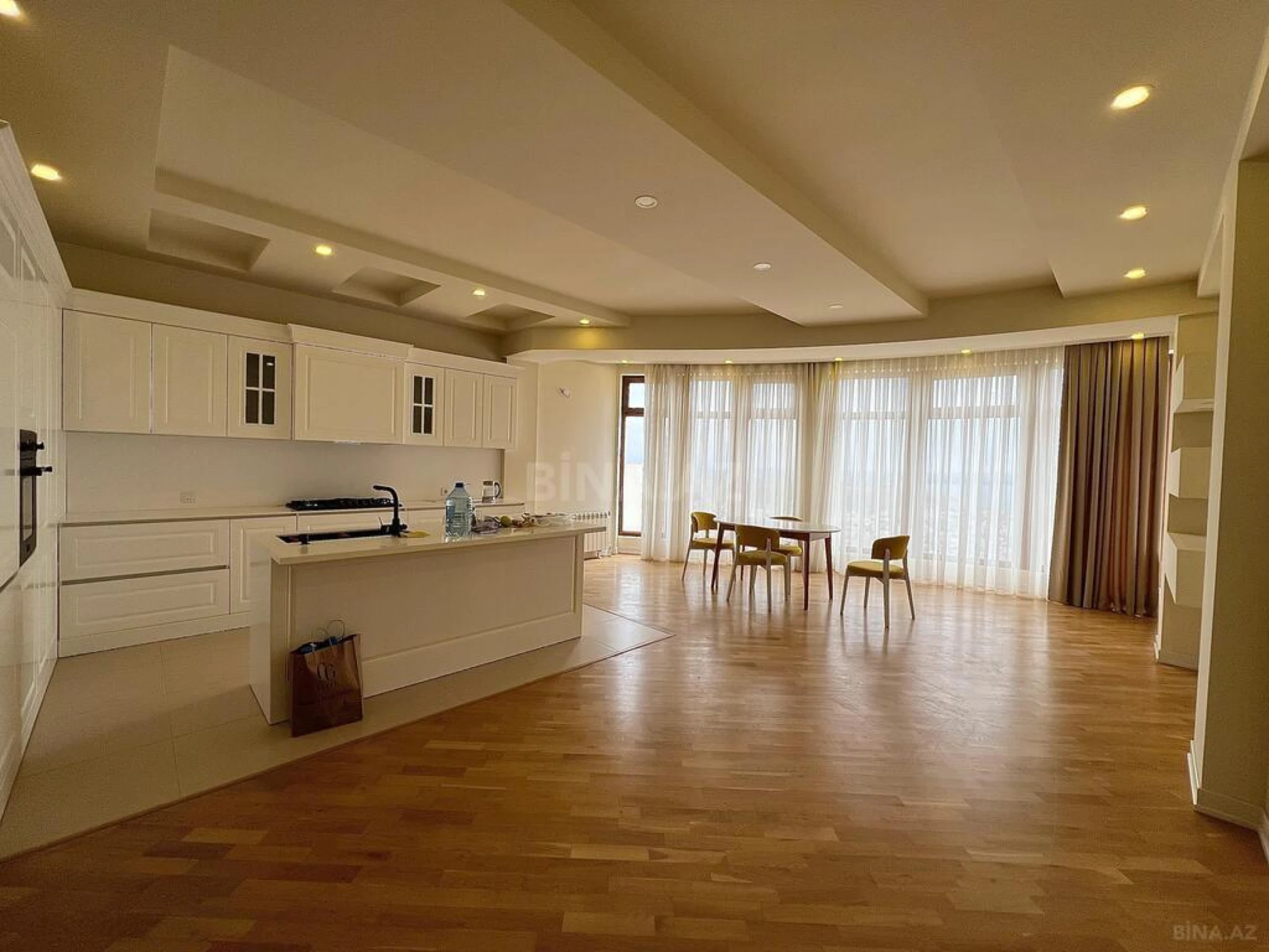 Satılır 6 otaqlı həyət evi 450 m²