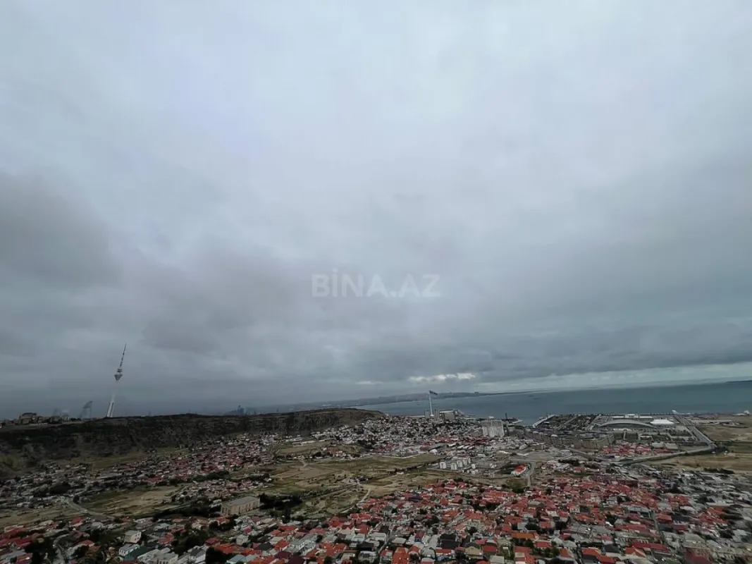 Satılır 6 otaqlı həyət evi 450 m²