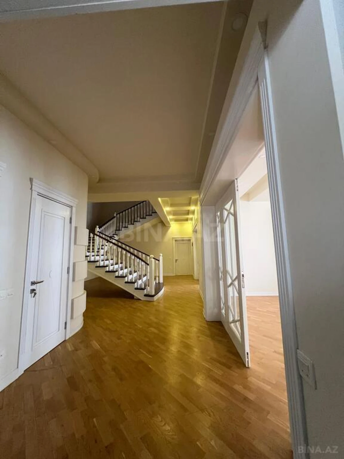 Satılır 6 otaqlı həyət evi 450 m²