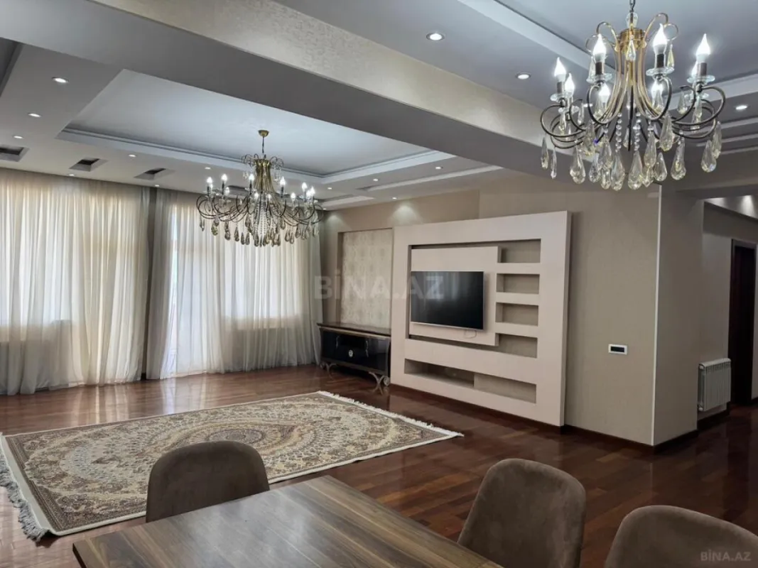 Kirayə verilir 4 otaqlı mənzil 180 m²