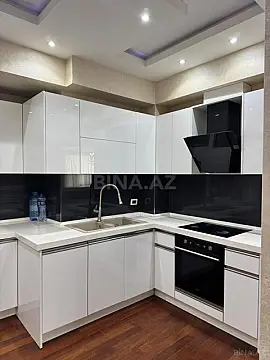 Kirayə verilir 4 otaqlı mənzil 180 m²