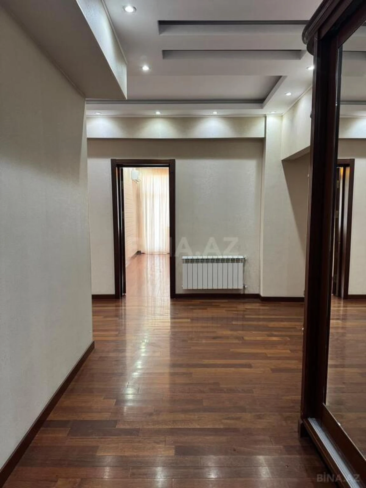 Kirayə verilir 4 otaqlı mənzil 180 m²