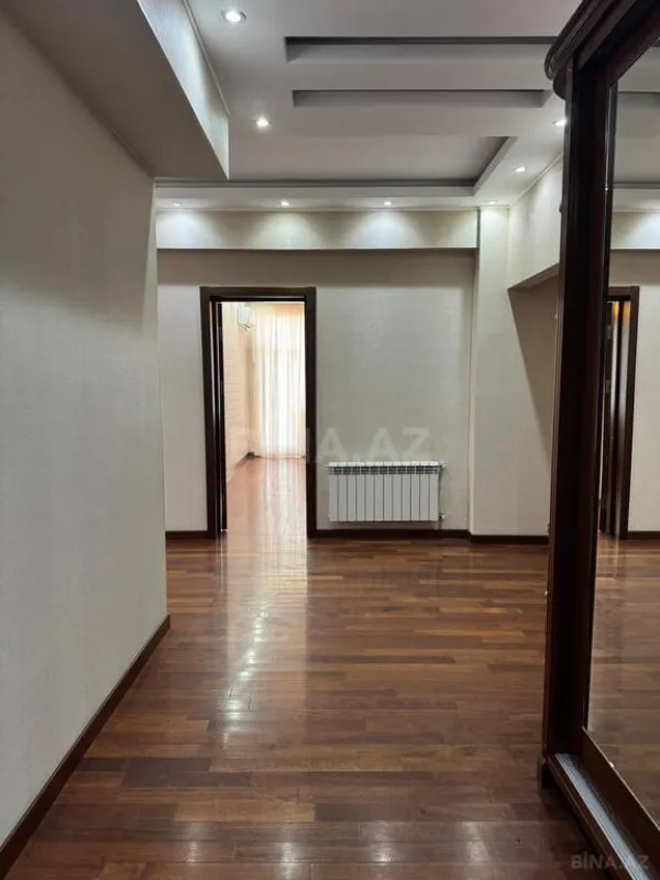 Kirayə verilir 4 otaqlı mənzil 180 m²