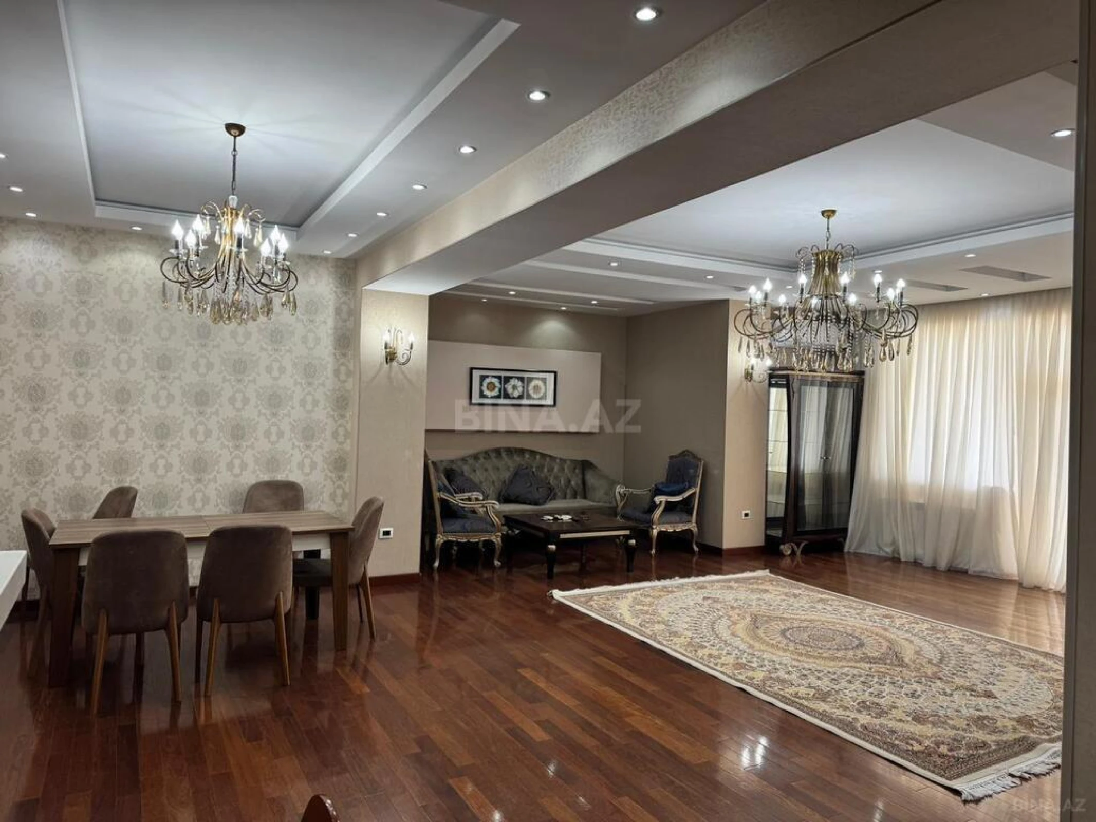 Kirayə verilir 4 otaqlı mənzil 180 m²