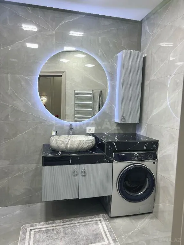 Satılır 3 otaqlı mənzil 135 m²