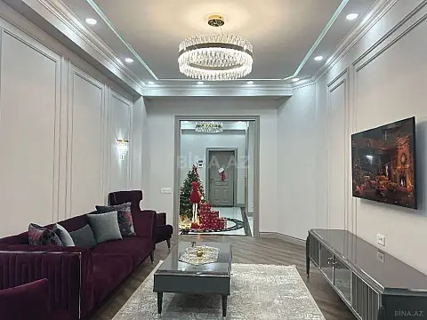 Satılır 3 otaqlı mənzil 135 m²