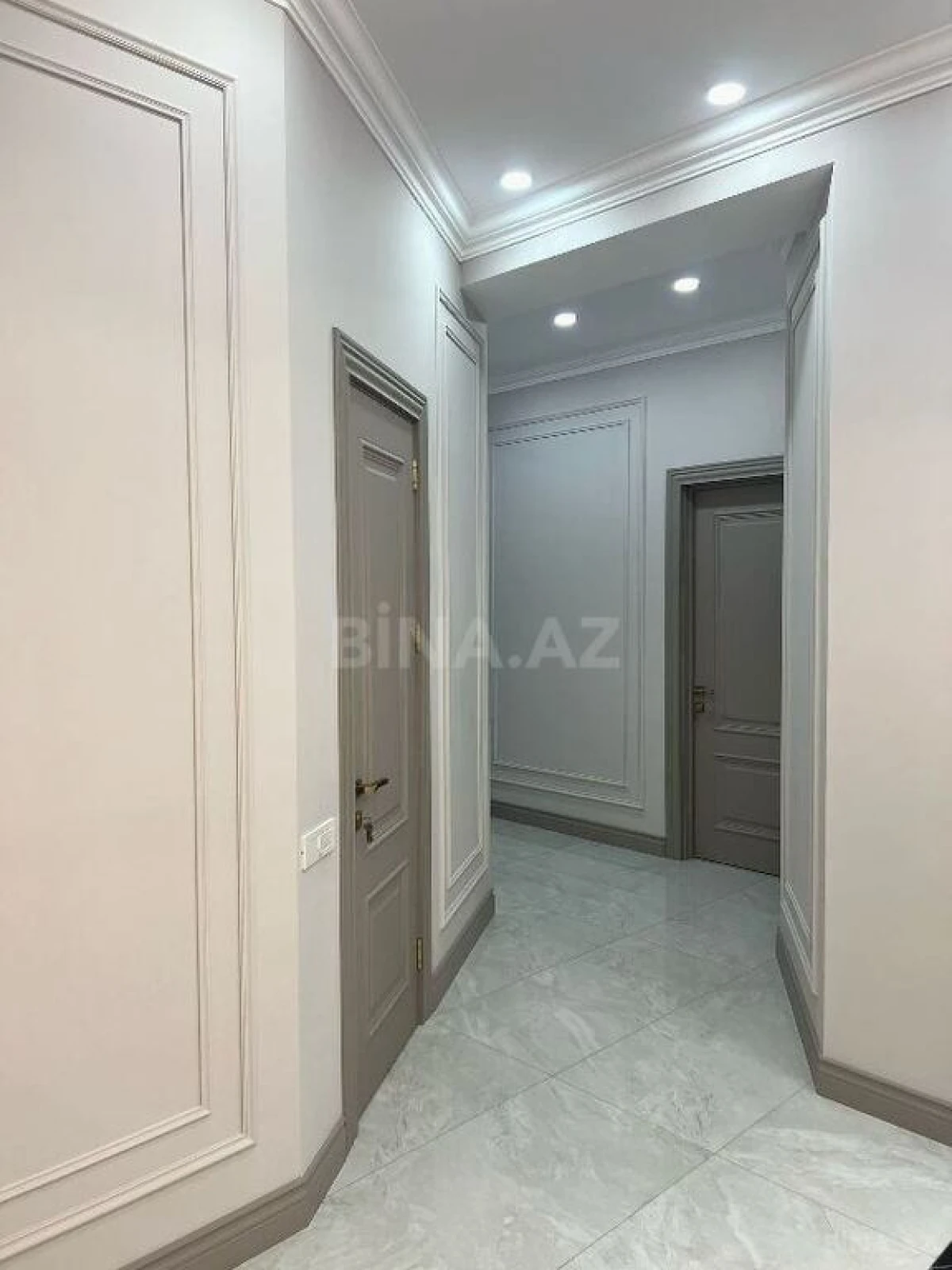 Satılır 3 otaqlı mənzil 135 m²