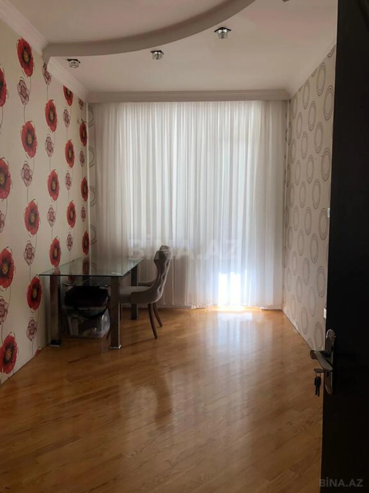 Satılır 3 otaqlı mənzil 118 m²
