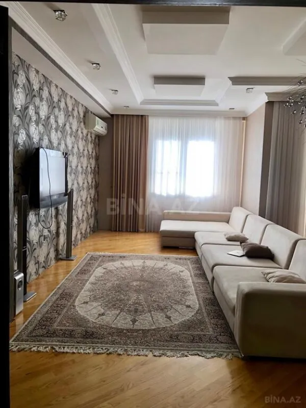 Satılır 3 otaqlı mənzil 118 m²