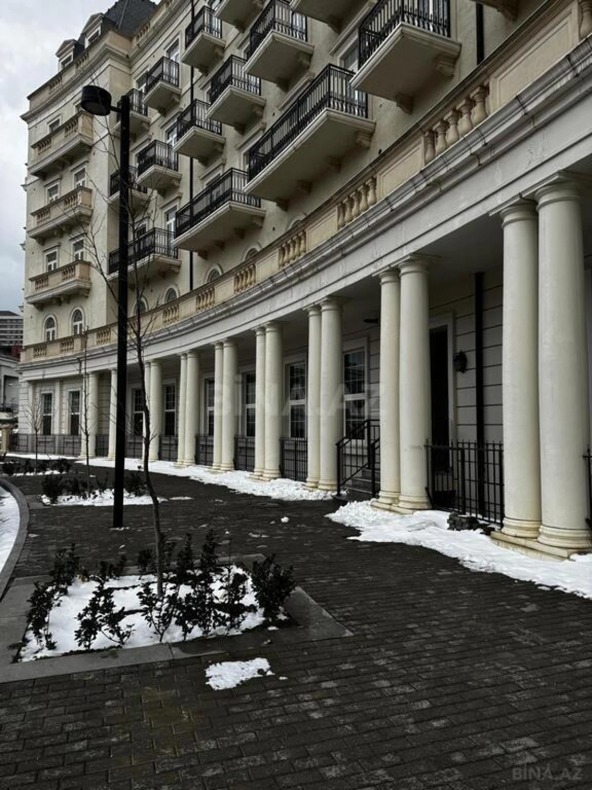 Kirayə verilir 1 otaqlı ofis 125 m²