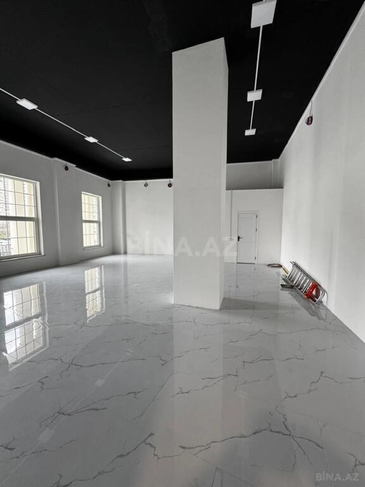 Kirayə verilir 1 otaqlı ofis 125 m²