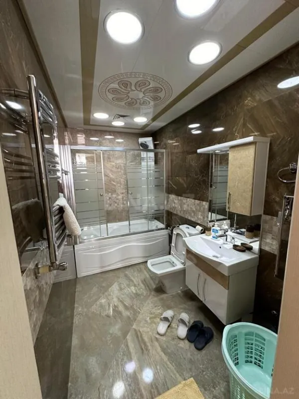 Kirayə verilir 4 otaqlı mənzil 195 m²