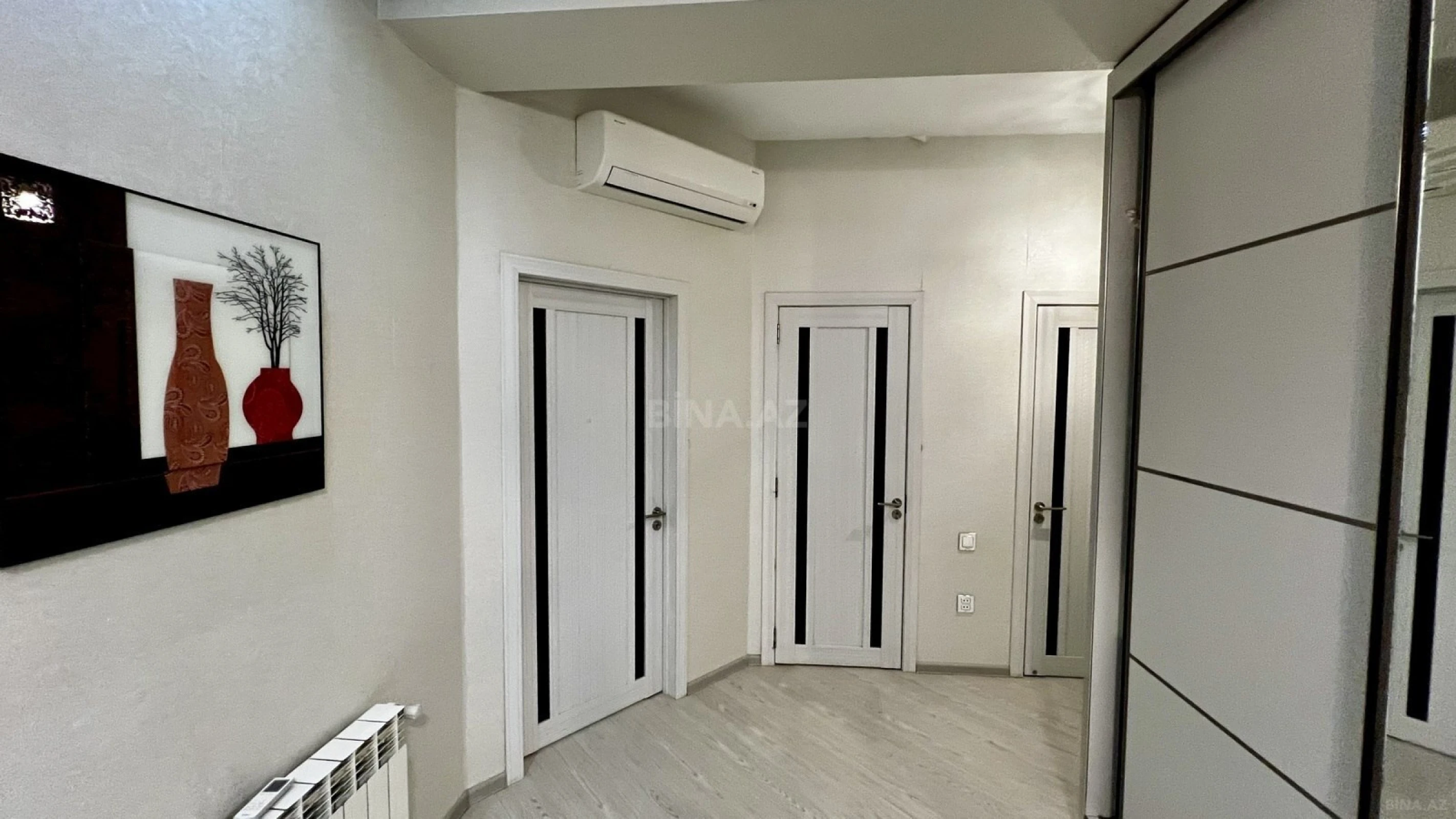 Satılır 3 otaqlı mənzil 122 m²