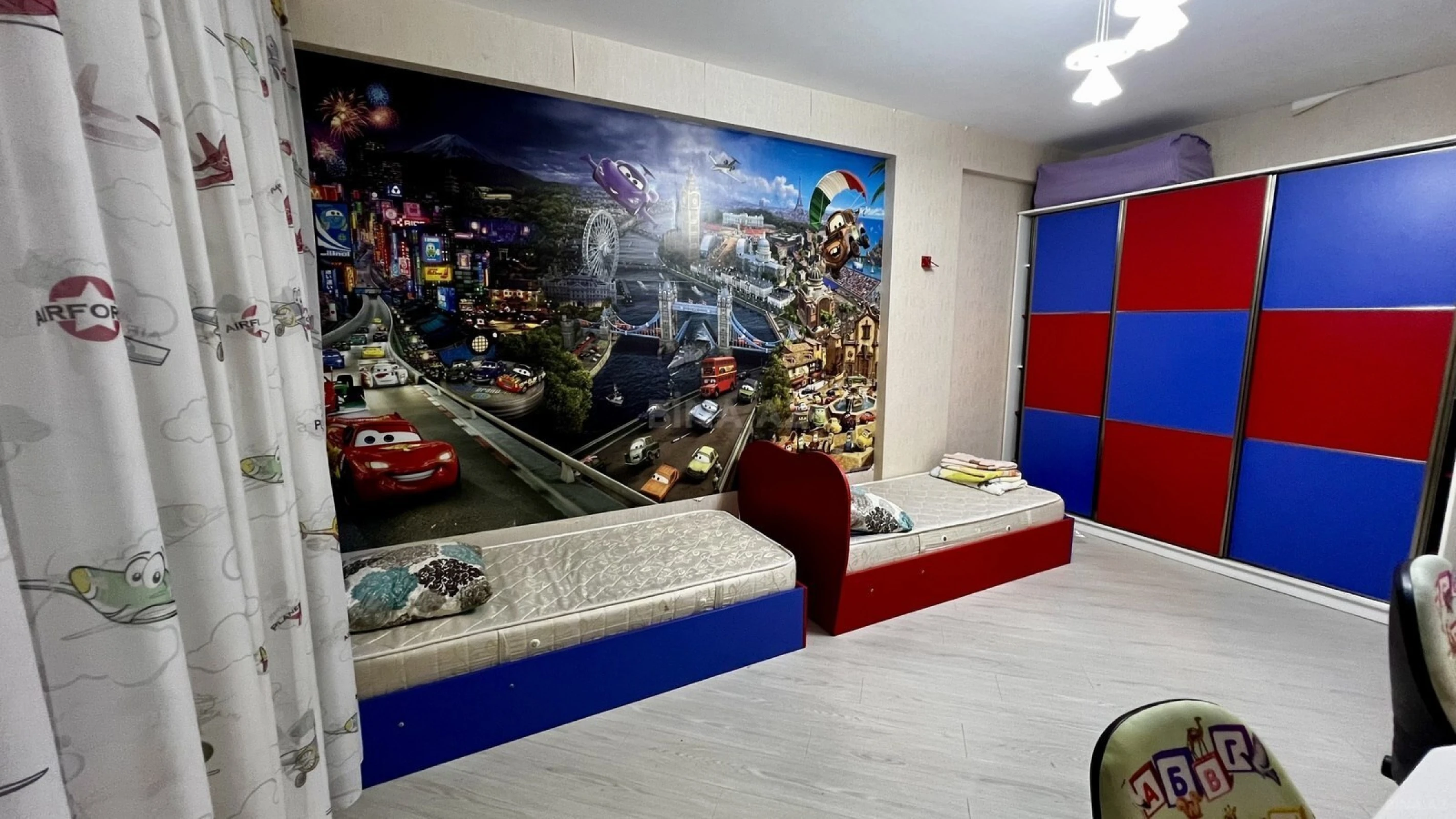 Satılır 3 otaqlı mənzil 122 m²