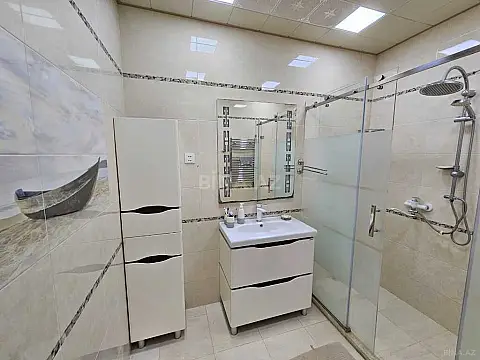 Satılır 3 otaqlı mənzil 122 m²