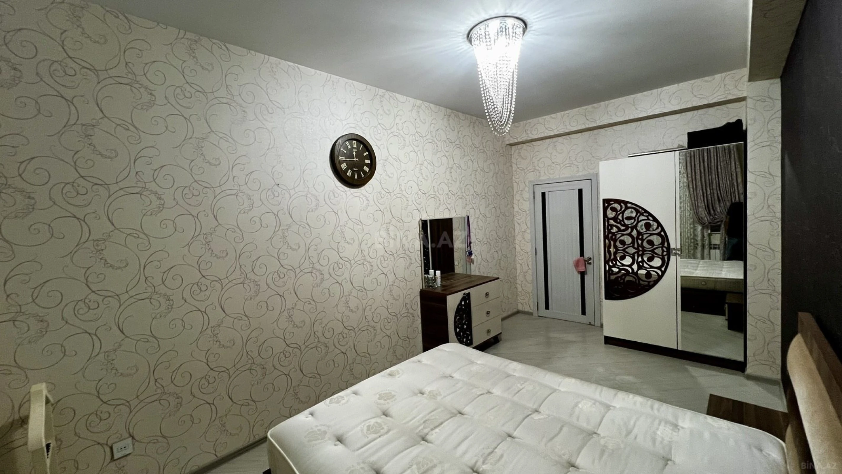 Satılır 3 otaqlı mənzil 122 m²