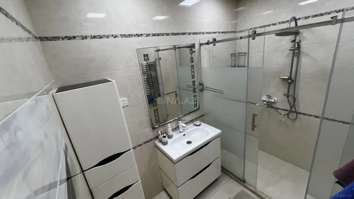Satılır 3 otaqlı mənzil 122 m²