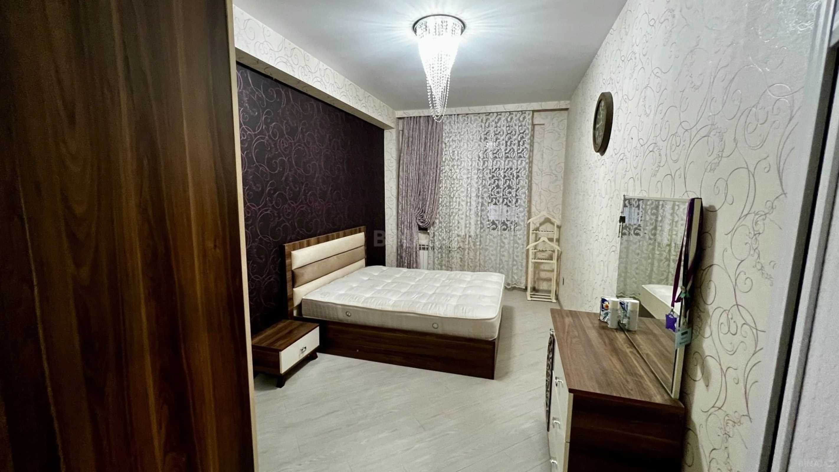 Satılır 3 otaqlı mənzil 122 m²
