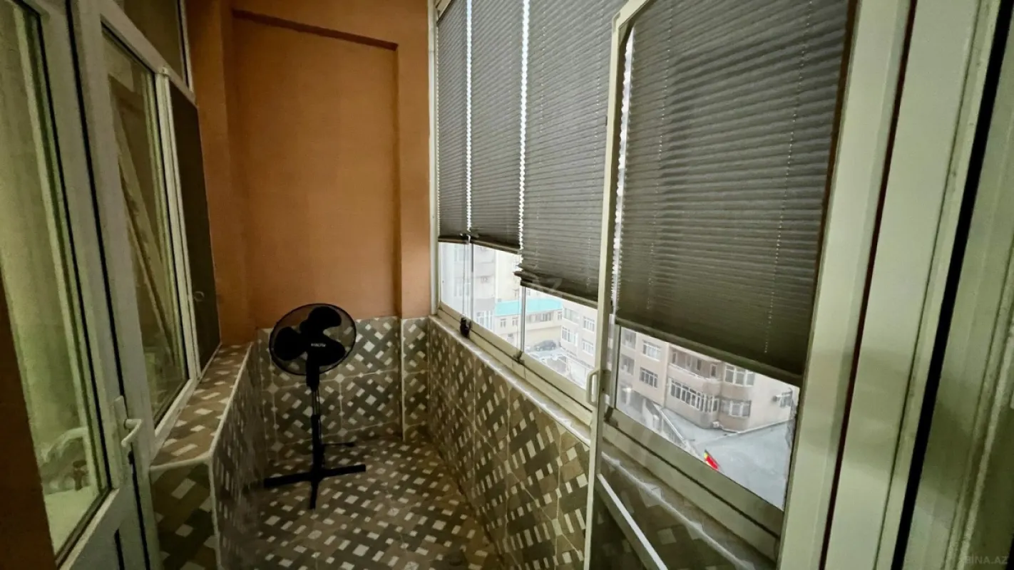 Satılır 3 otaqlı mənzil 122 m²