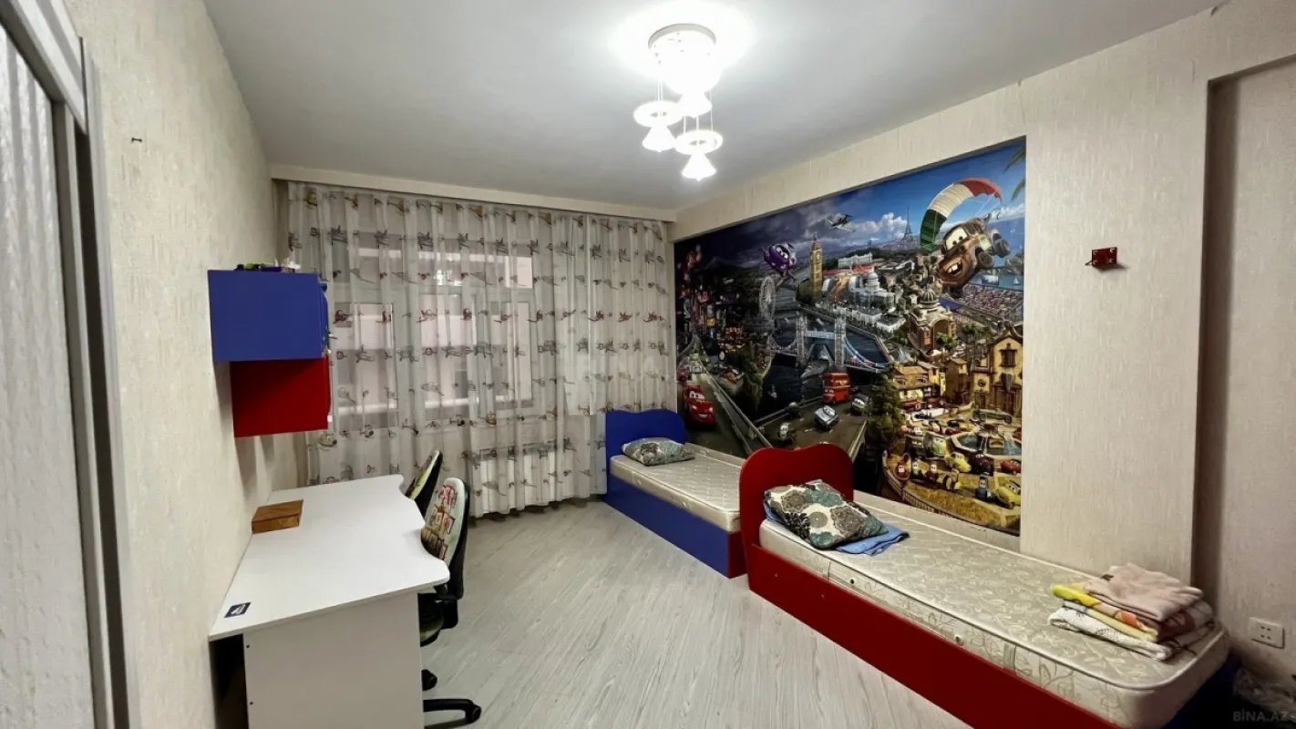 Satılır 3 otaqlı mənzil 122 m²