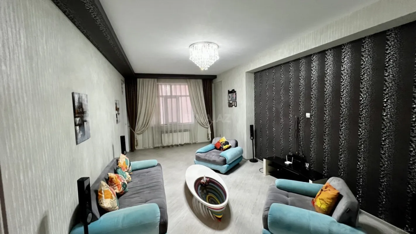 Satılır 3 otaqlı mənzil 122 m²