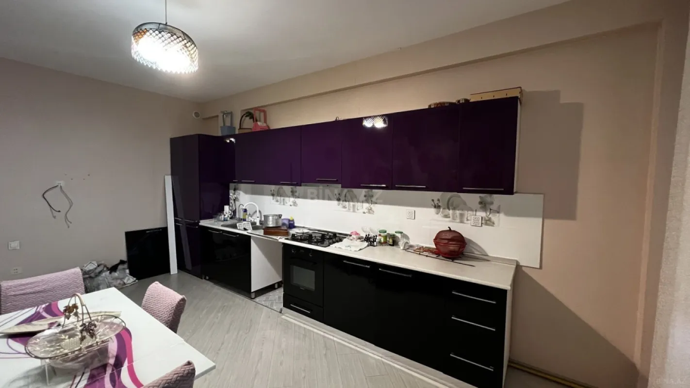 Satılır 3 otaqlı mənzil 122 m²