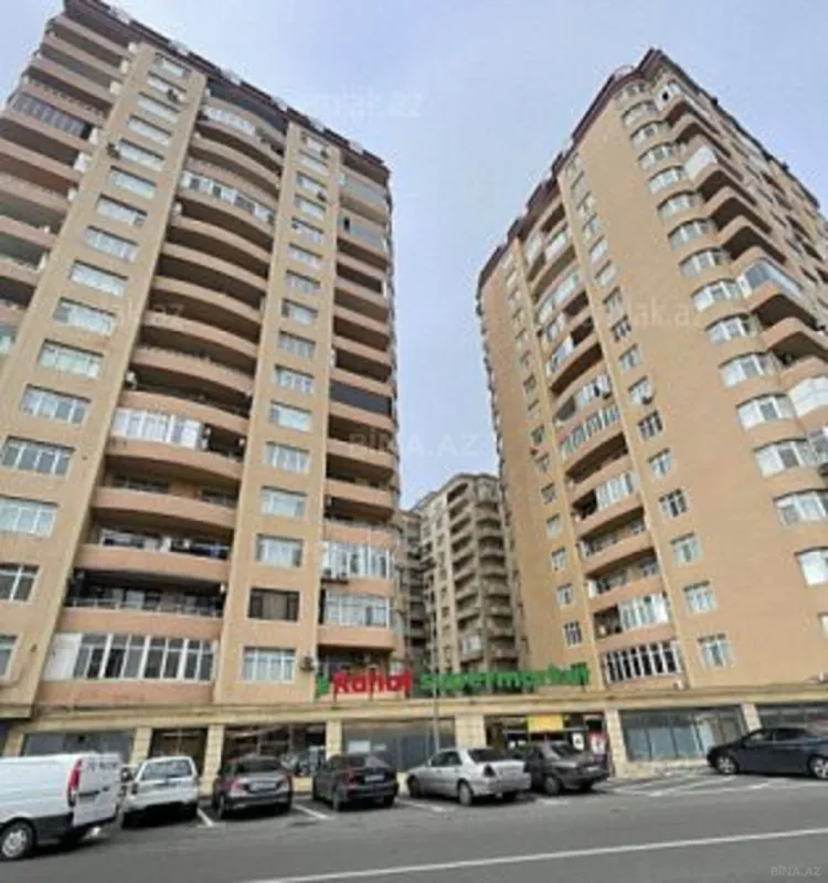 Satılır 3 otaqlı mənzil 122 m²