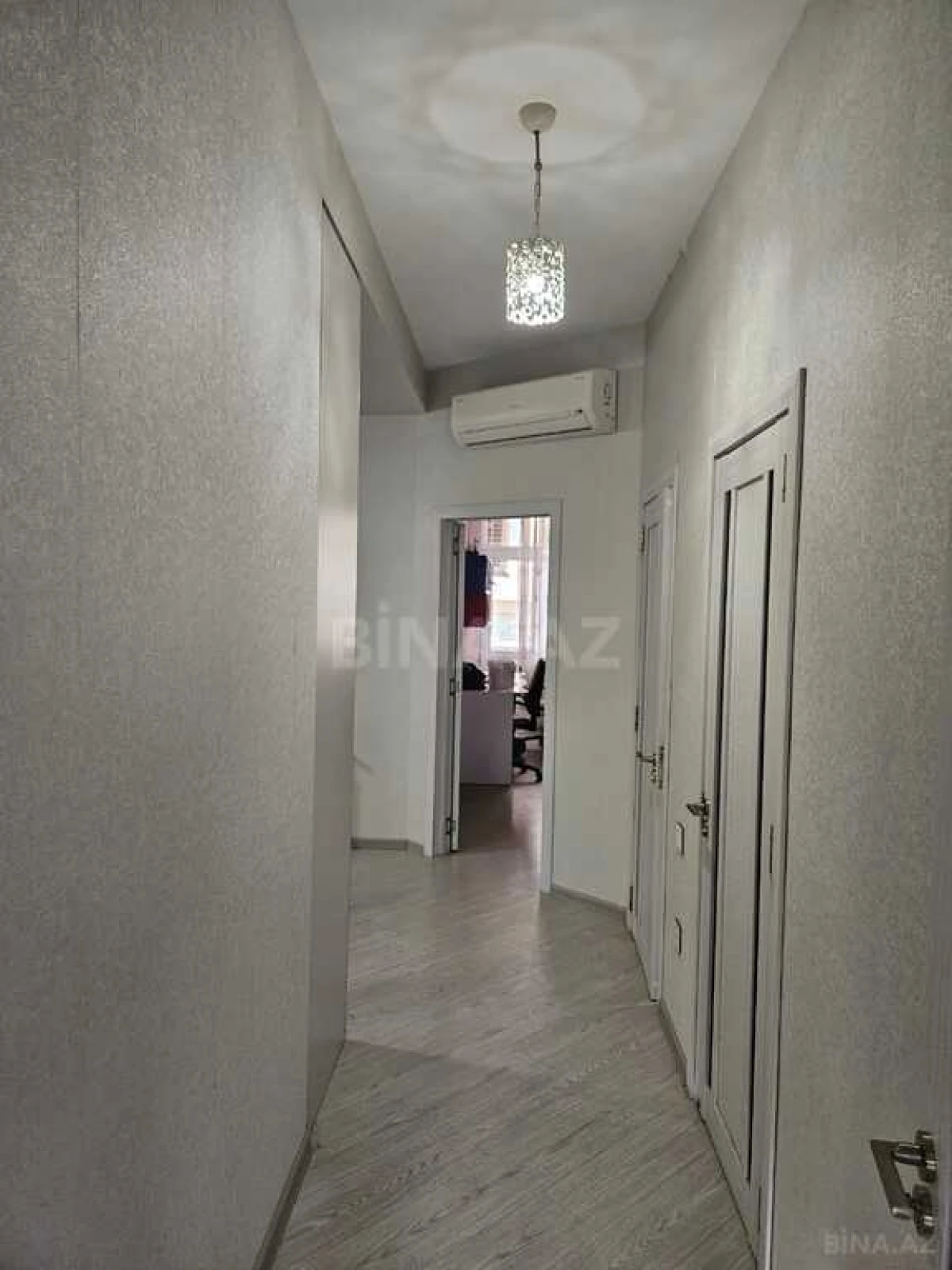 Satılır 3 otaqlı mənzil 122 m²