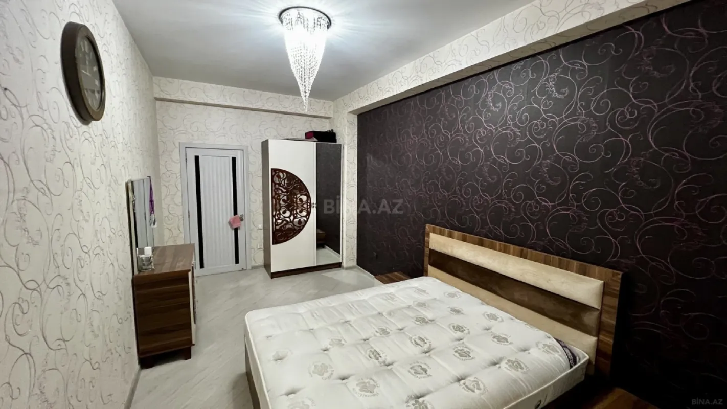 Satılır 3 otaqlı mənzil 122 m²