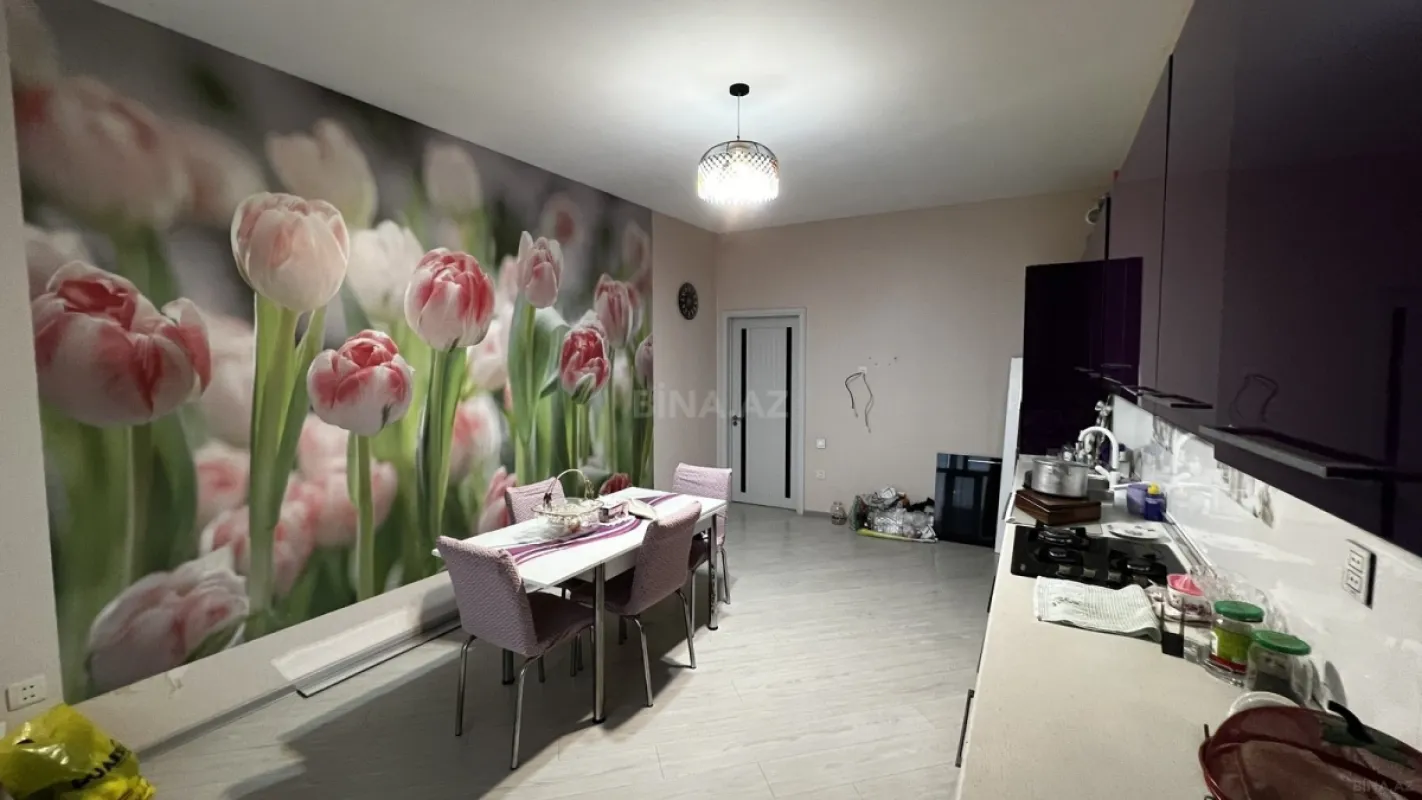 Satılır 3 otaqlı mənzil 122 m²