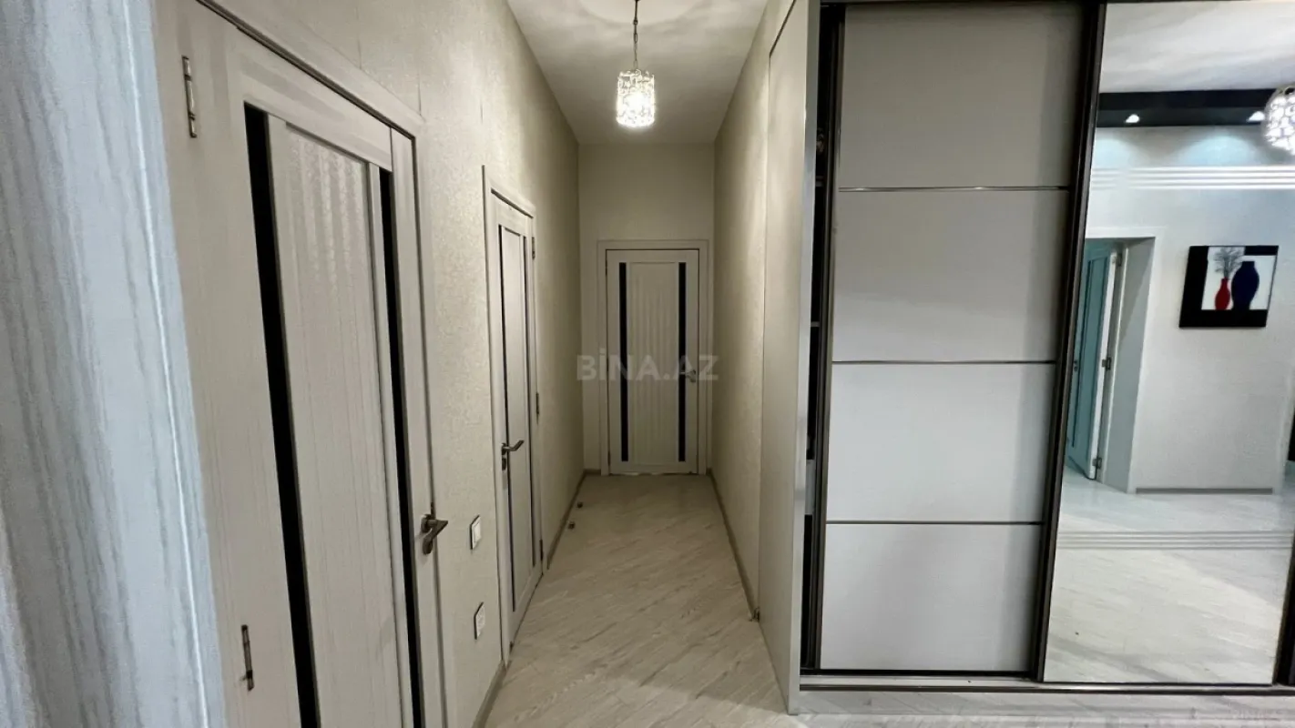 Satılır 3 otaqlı mənzil 122 m²