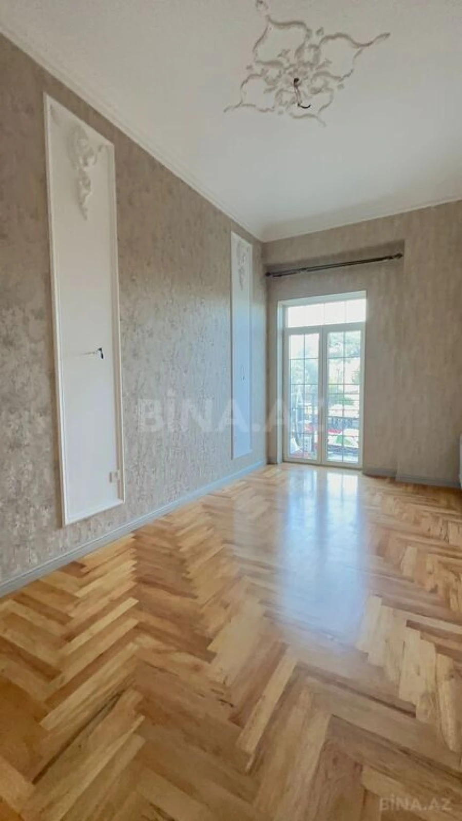 Satılır 2 otaqlı mənzil 63 m²