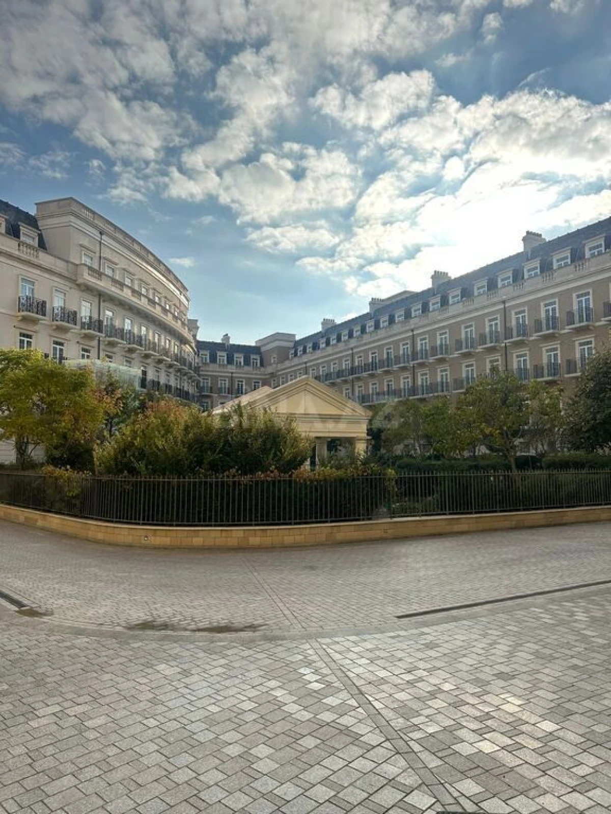 Satılır 2 otaqlı mənzil 63 m²