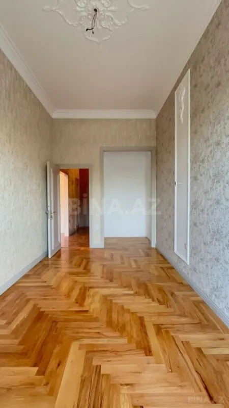 Satılır 2 otaqlı mənzil 63 m²