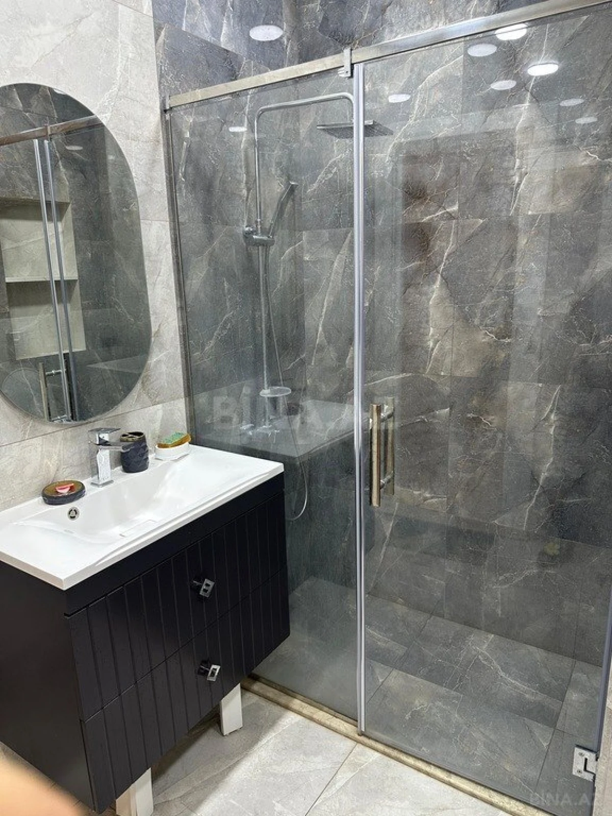 Kirayə verilir 4 otaqlı mənzil 150 m²