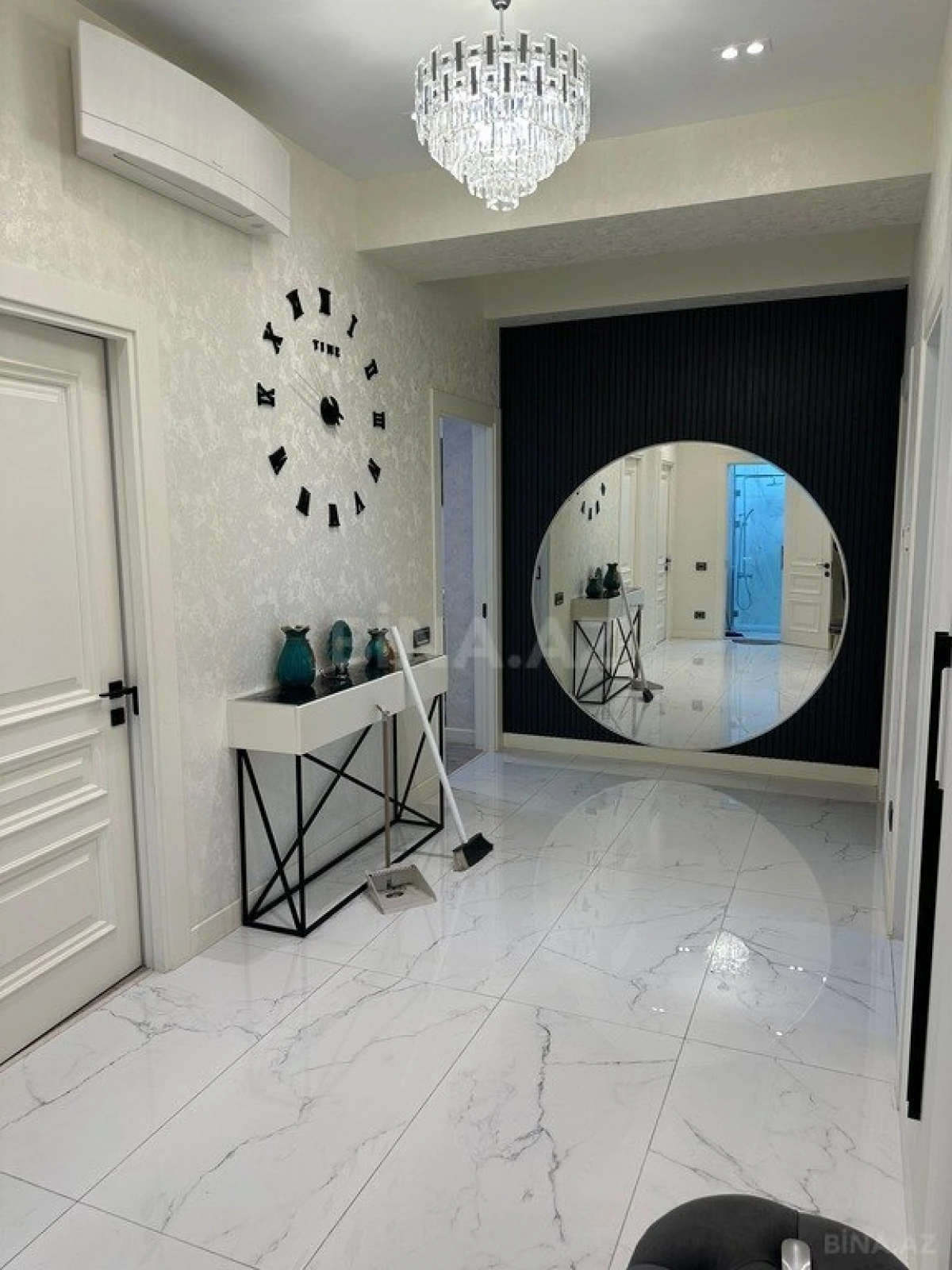 Kirayə verilir 4 otaqlı mənzil 150 m²