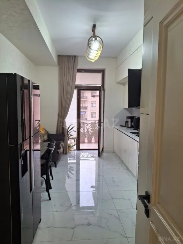 Kirayə verilir 4 otaqlı mənzil 150 m²