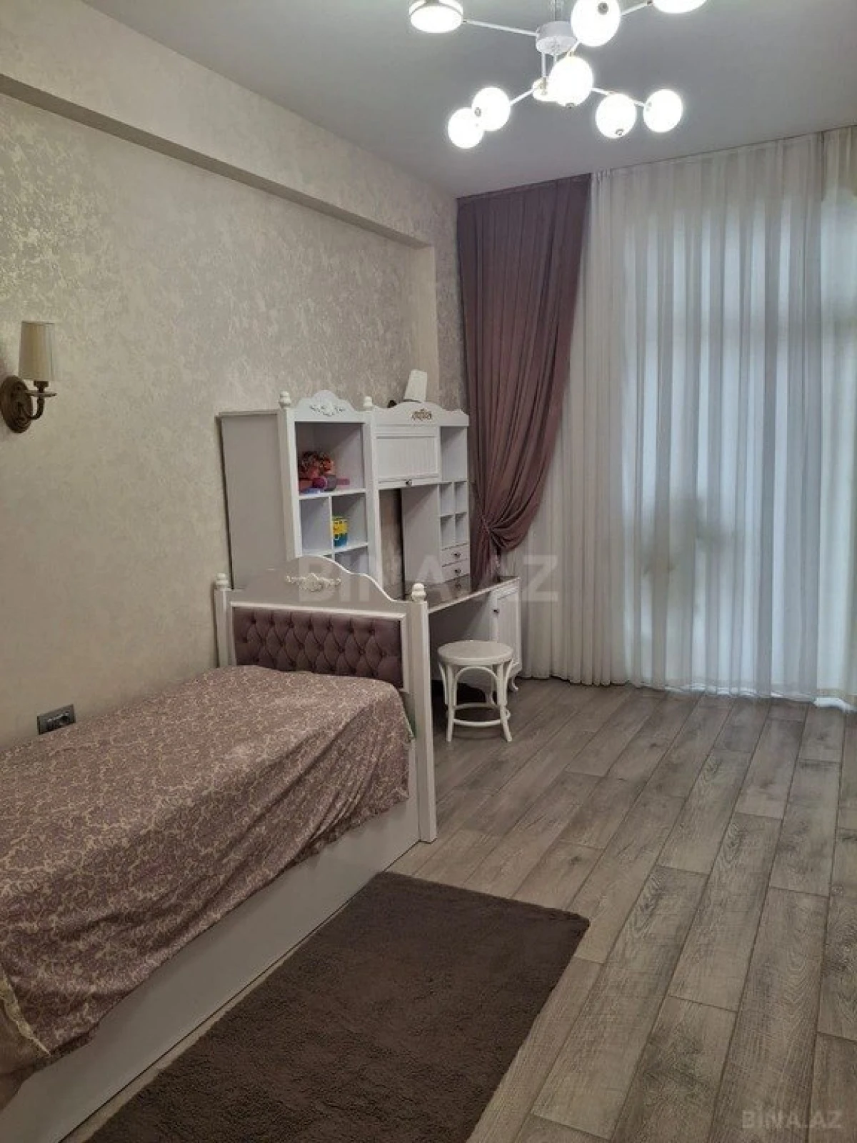 Kirayə verilir 4 otaqlı mənzil 150 m²