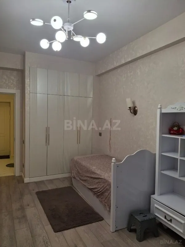 Kirayə verilir 4 otaqlı mənzil 150 m²