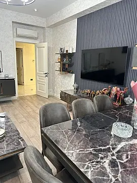 Kirayə verilir 4 otaqlı mənzil 150 m²