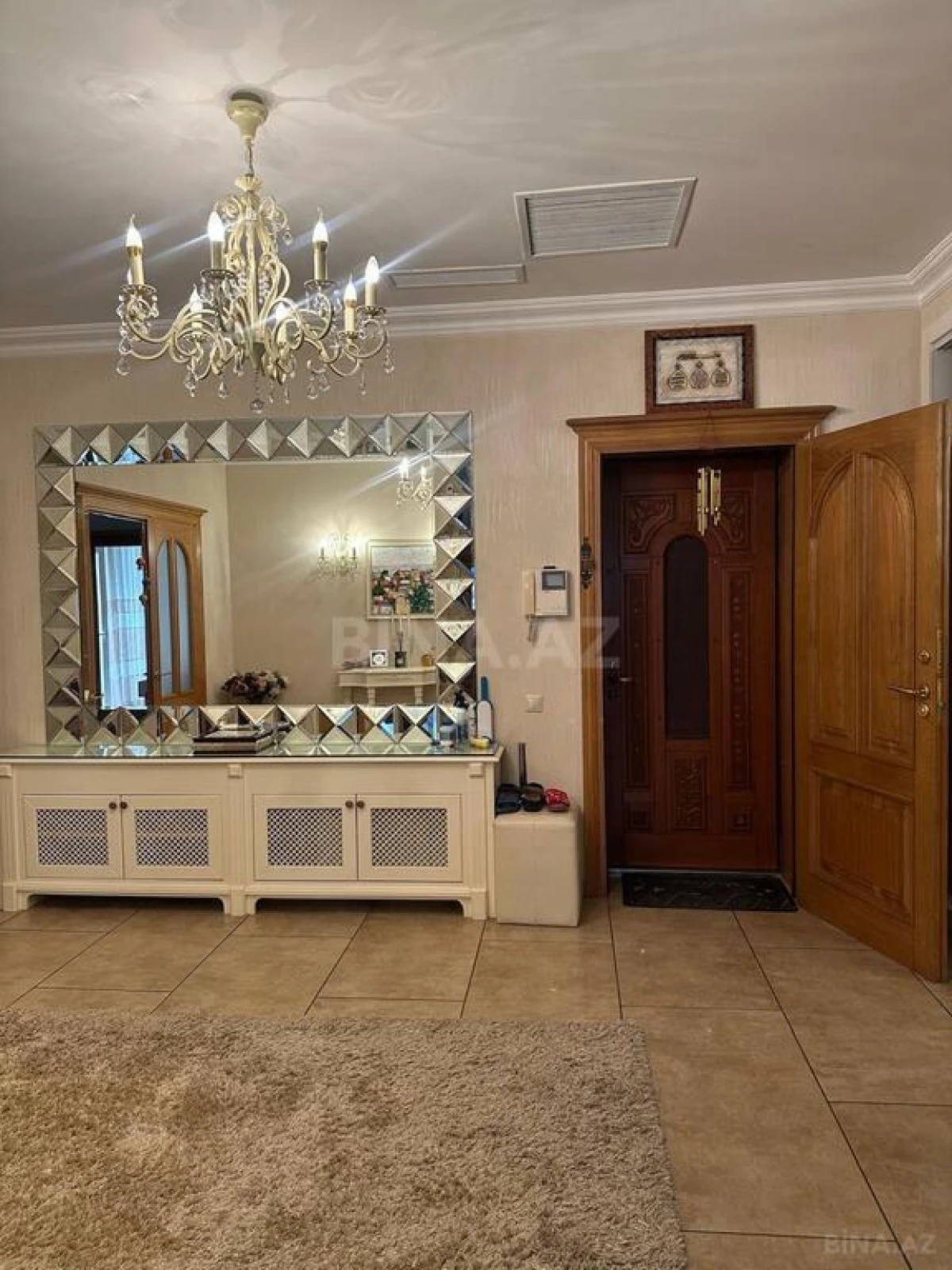 Satılır 6 otaqlı həyət evi 330 m²