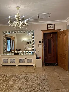 Satılır 6 otaqlı həyət evi 330 m²